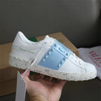 V - SNEAKERS