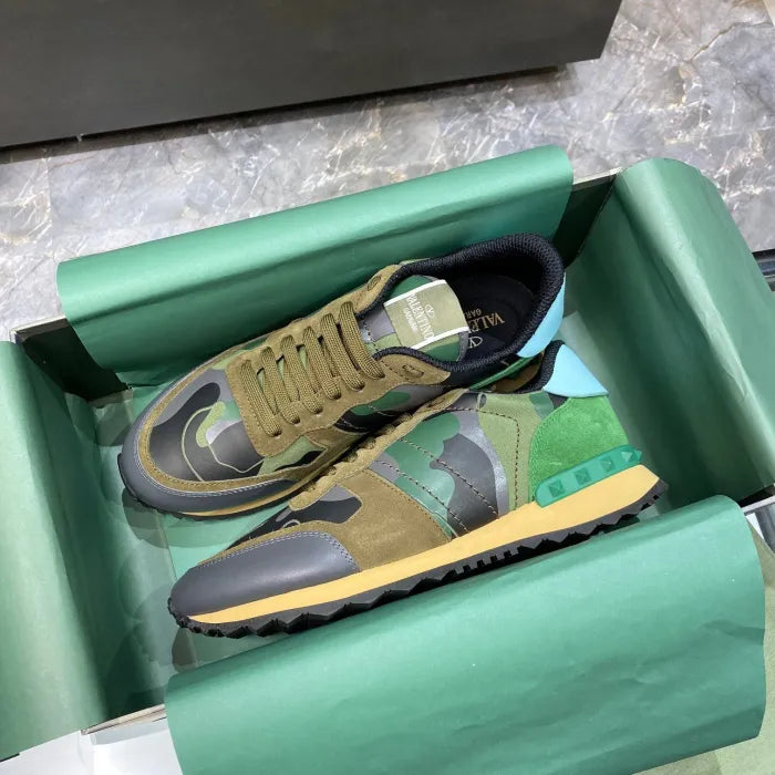 V - SNEAKERS
