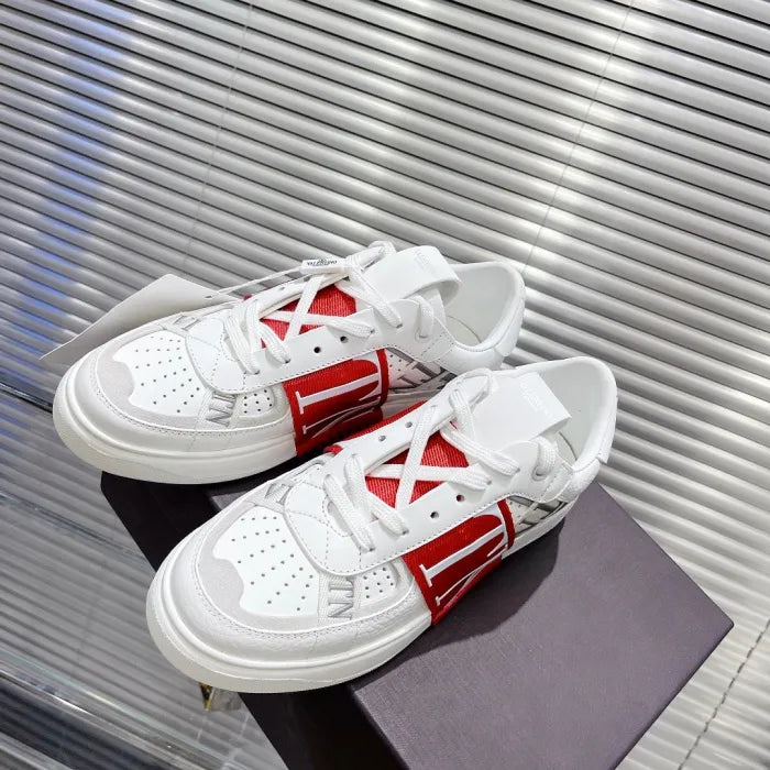 V - SNEAKERS