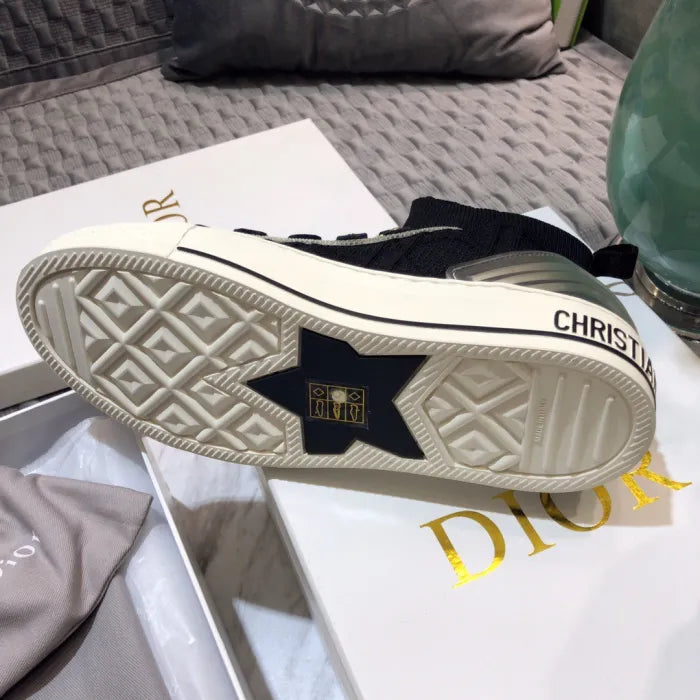 D - SNEAKERS