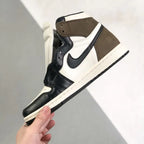 N - SNEAKERS