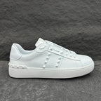 V - SNEAKERS