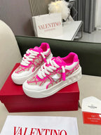V - SNEAKERS