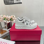 V - SNEAKERS