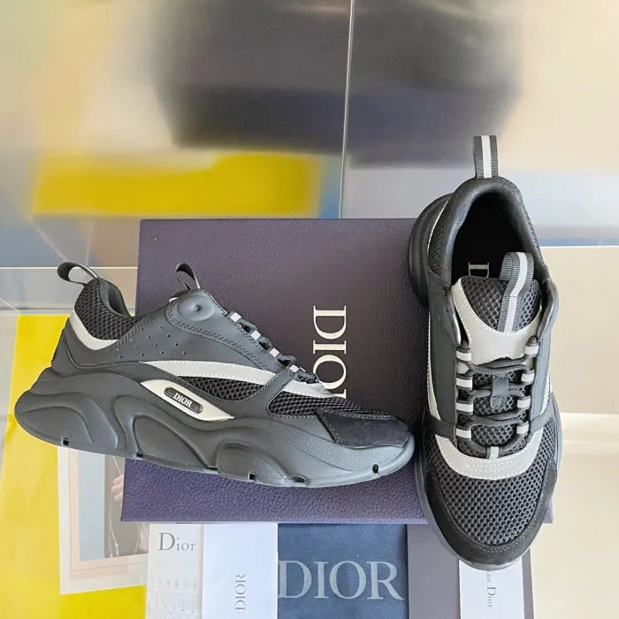 D - SNEAKERS