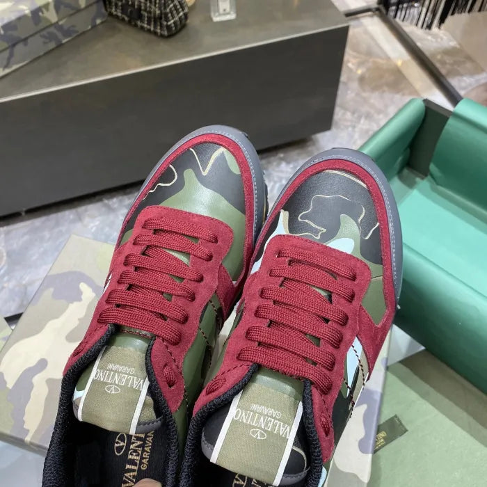 V - SNEAKERS