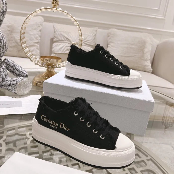 D - SNEAKERS