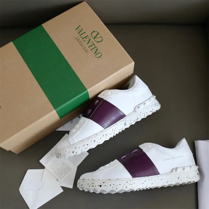 V - SNEAKERS
