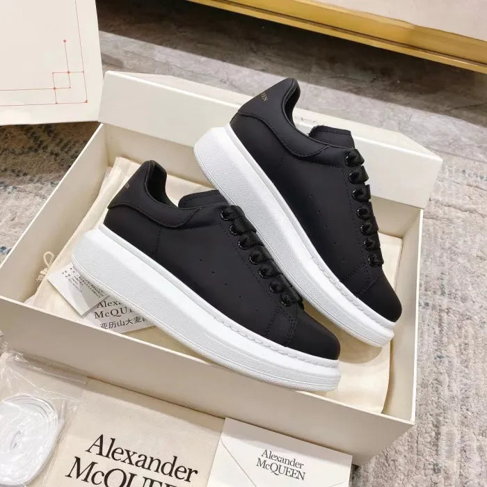 A - SNEAKERS
