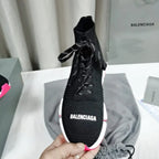 B - SNEAKERS