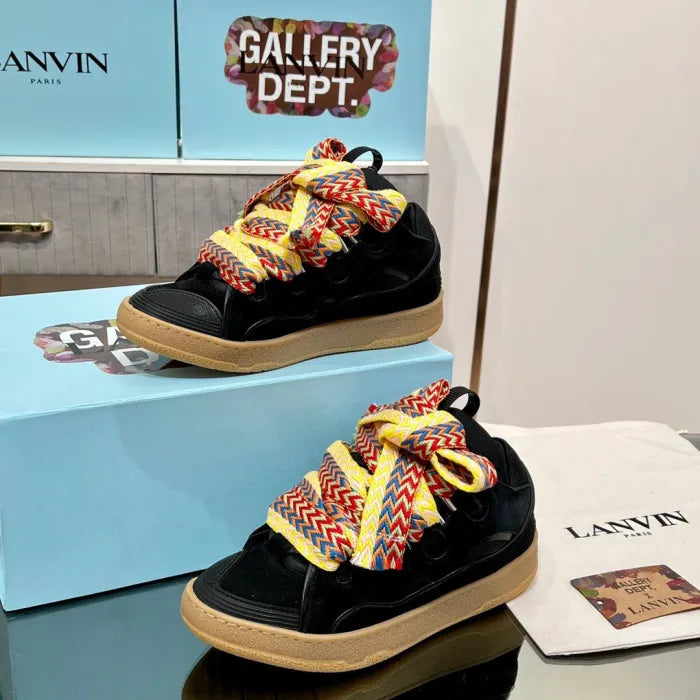 L - SNEAKERS