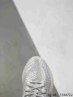Y - SNEAKERS