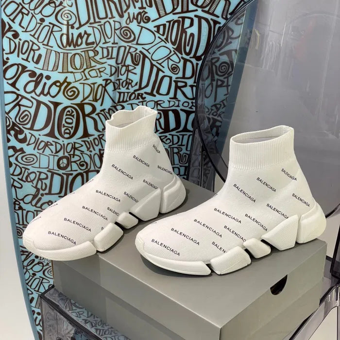 B - SNEAKERS