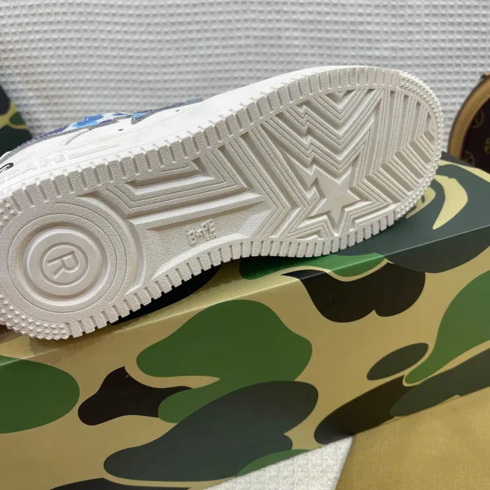 B - SNEAKERS