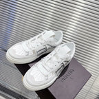 V - SNEAKERS