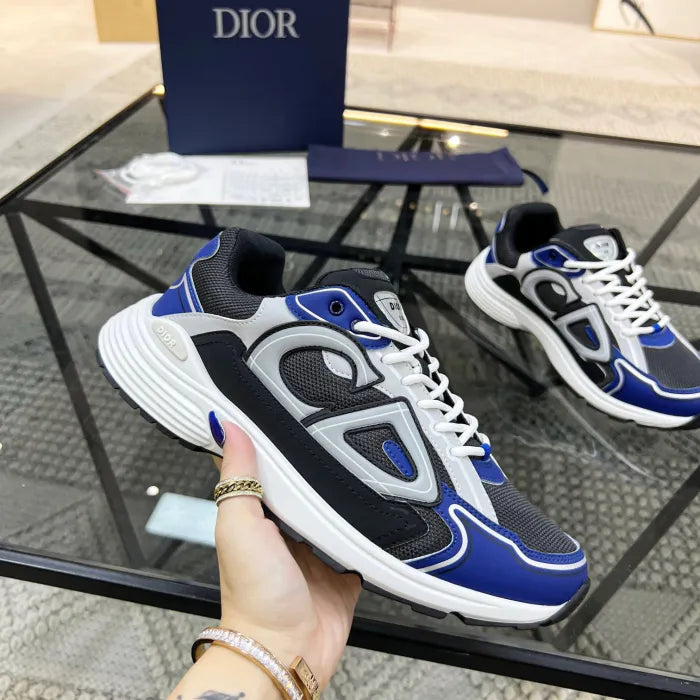 D - SNEAKERS