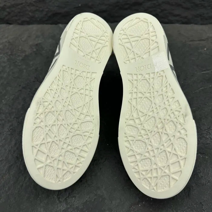 D - SNEAKERS