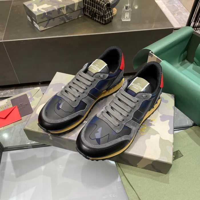 V - SNEAKERS