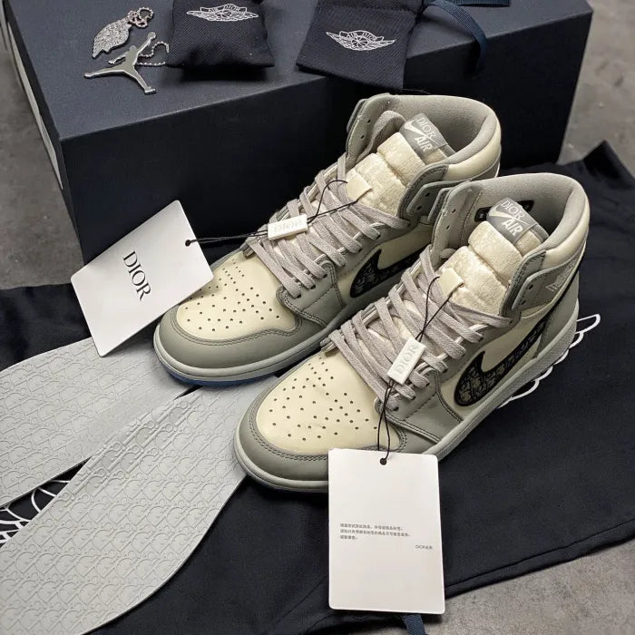 N - SNEAKERS
