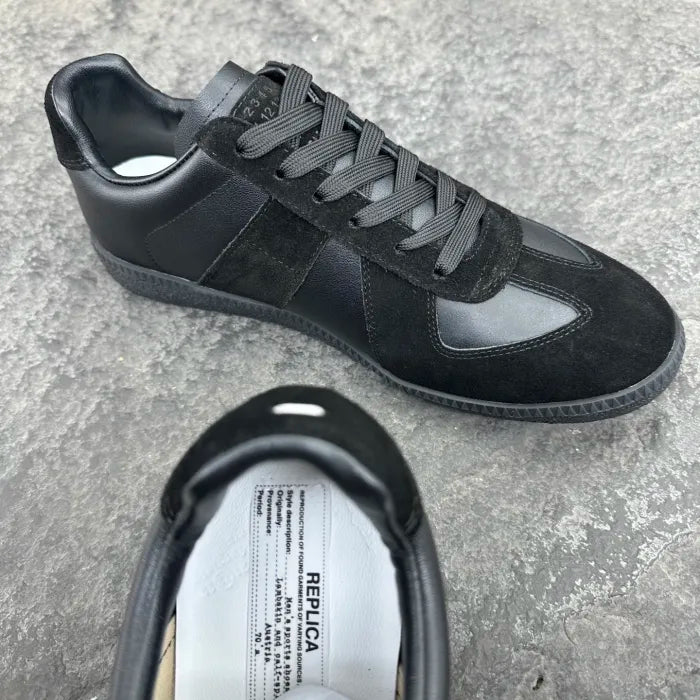 M - SNEAKERS