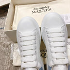 A - SNEAKERS