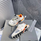 B - SNEAKERS