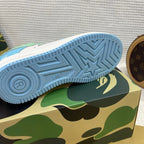 B - SNEAKERS