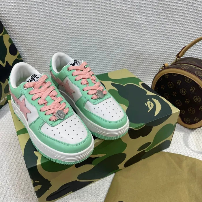 B - SNEAKERS