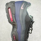 C - SNEAKERS
